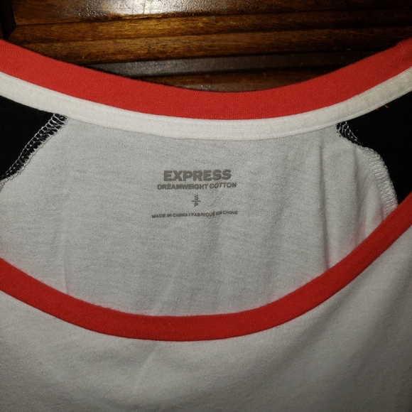 Express long sleeve. - Picture 2 of 3